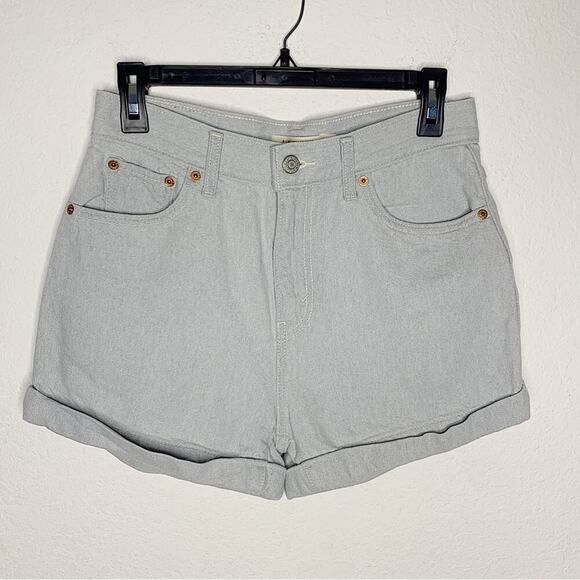 Levi's Light Wash Y2K Vibes High Waist A-Line Mom Shorts Size 28 - Picture 1 of 6